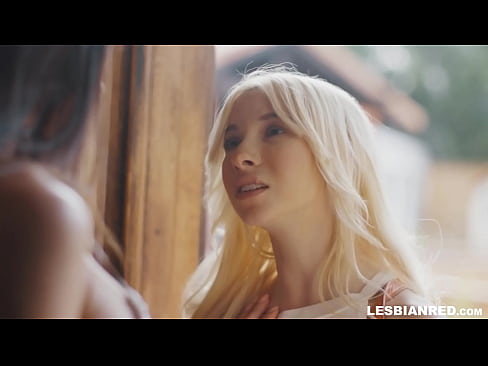 ❤️ A nena chega a casa uns meses despois e acaba comendo o coño da súa madrastra ️❌ Follar na pornografía gl.hentaisea-com.ru